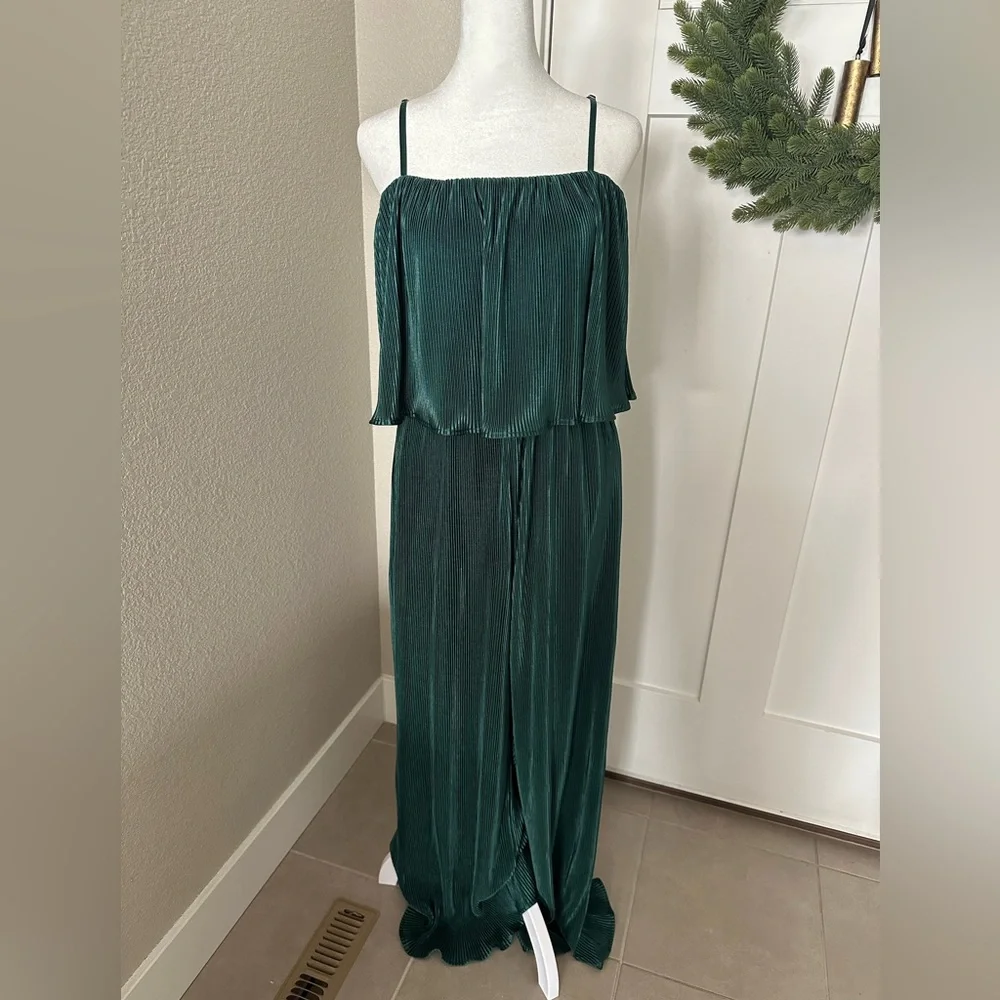 Petal & Pup Jillian Plisse Jumpsuit - Picture 2 of 8